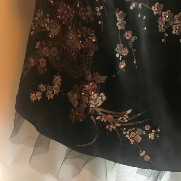 Soprano Skirt - Picture 2 of 9